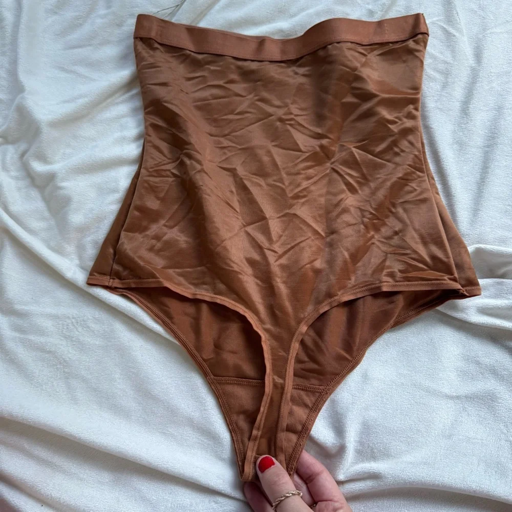 NWT Skims barely there HIGH-WAISTED THONG - Picture 5 of 5